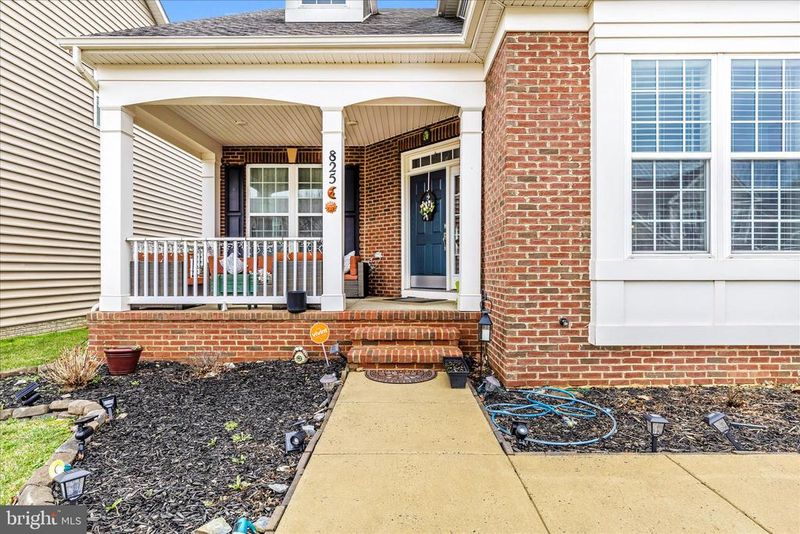 825 Holden Rd, Frederick, MD 21701
