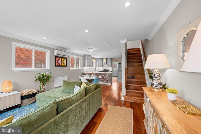7556 8th St NW, Washington, DC 20012