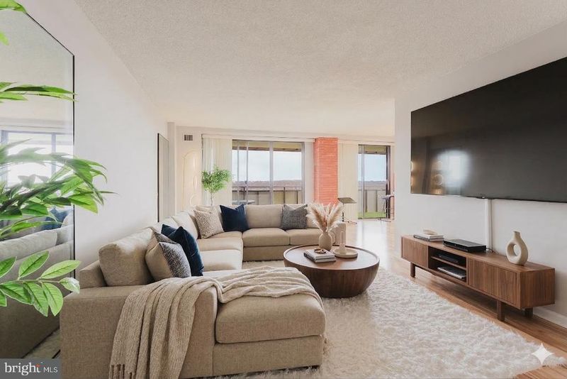 250 S Reynolds St #1410, Alexandria, VA 22304