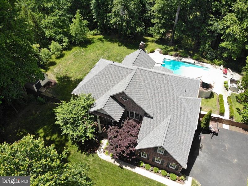 5156 Summit Dr, Fairfax, VA 22030