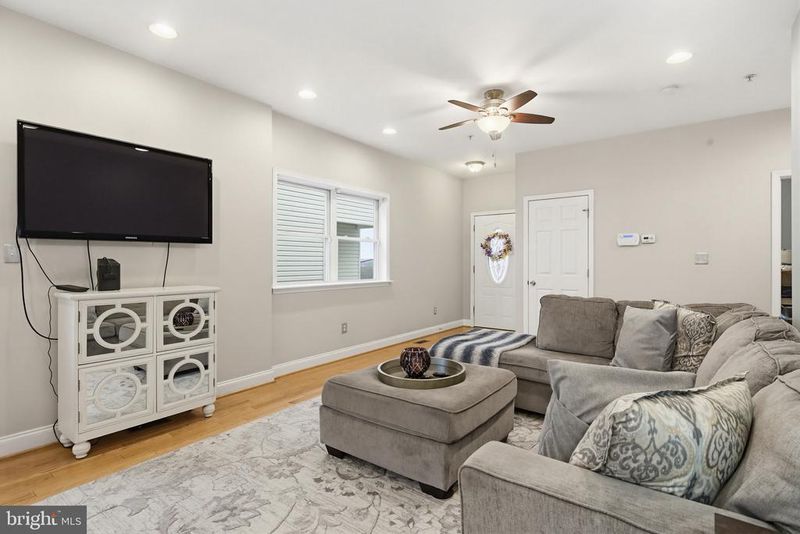 6371 Euclid Ave #A, Elkridge, MD 21075