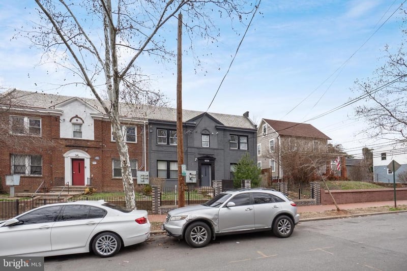 1526 V St SE #2, Washington, DC 20020