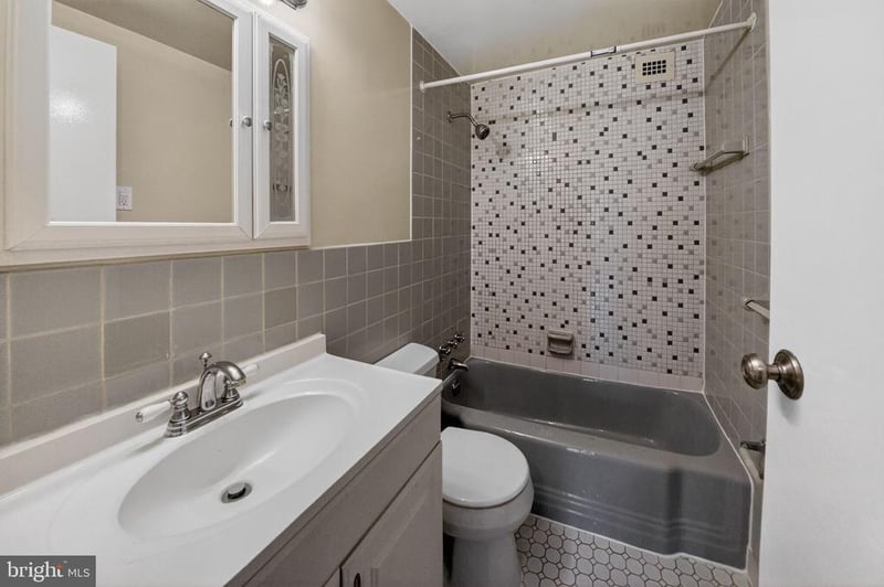 5406 Connecticut Ave NW #608, Washington, DC 20015