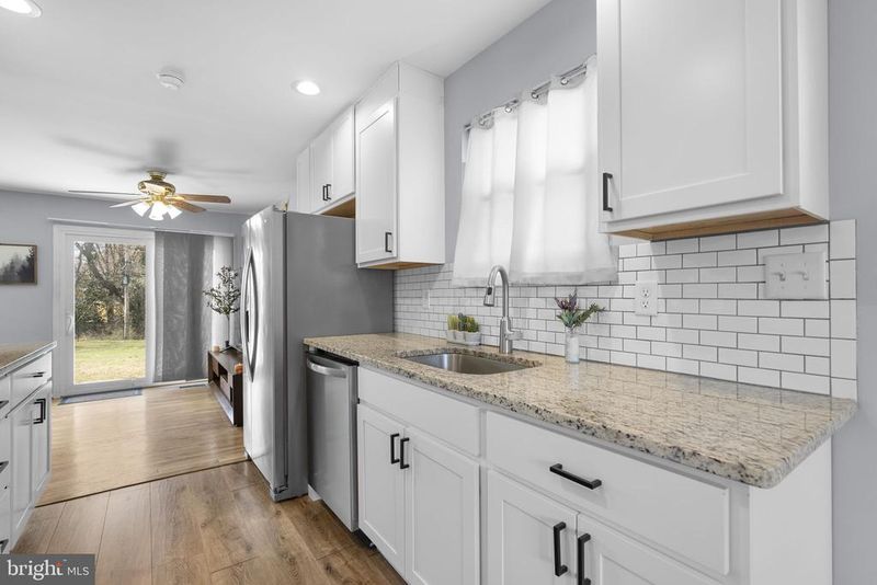7963 Phirne Rd, Glen Burnie, MD 21061