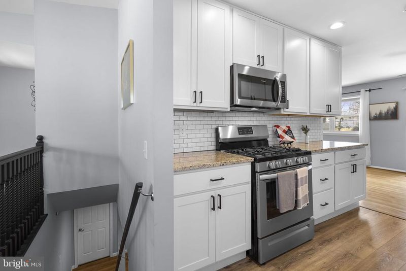 7963 Phirne Rd, Glen Burnie, MD 21061