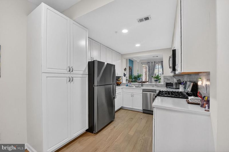 45070 Brae Ter #102, Ashburn, VA 20147