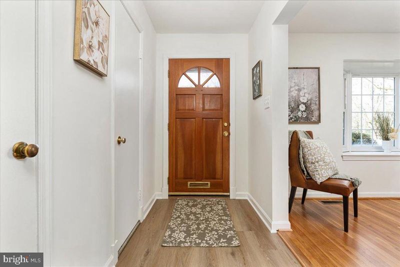 5667 Rayburn Ave, Alexandria, VA 22311