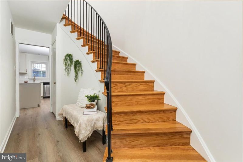5667 Rayburn Ave, Alexandria, VA 22311
