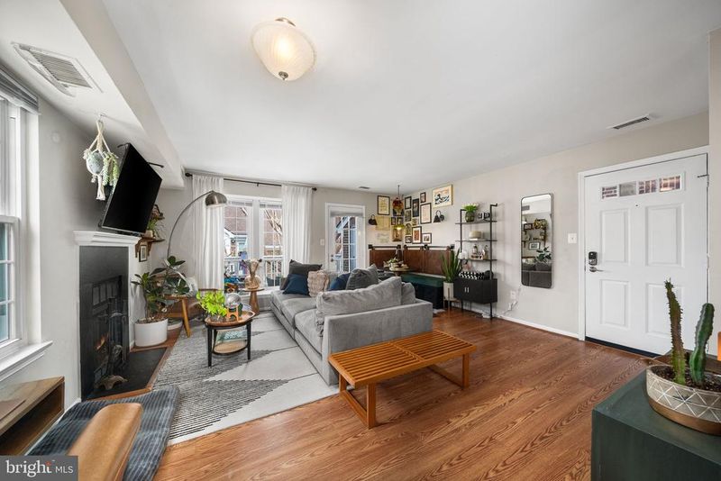 2594 S Arlington Mill Dr #8, Arlington, VA 22206