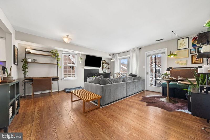 2594 S Arlington Mill Dr #8, Arlington, VA 22206