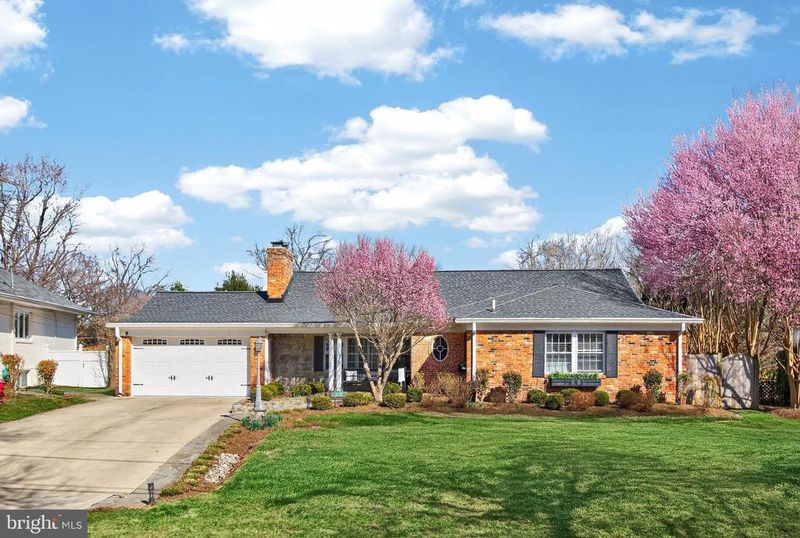 5019 Wyandot Ct, Bethesda, MD 20816