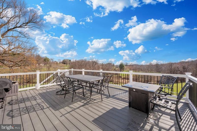 7996 Serenity Ct, Frederick, MD 21701