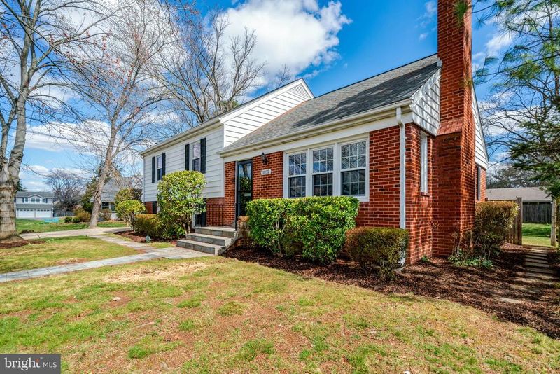 1012 Croton Dr, Alexandria, VA 22308
