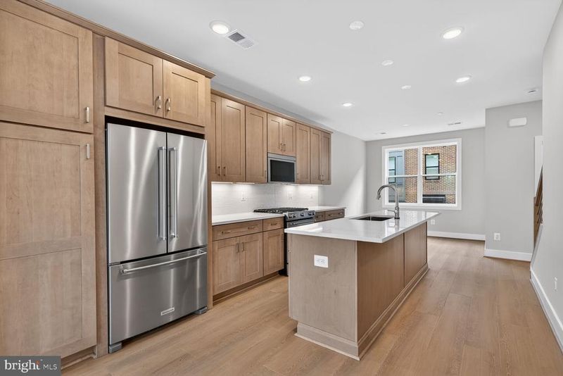 4963 Lachlan MEWS, Alexandria, VA 22304