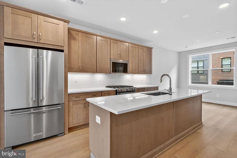 4963 Lachlan MEWS, Alexandria, VA 22304