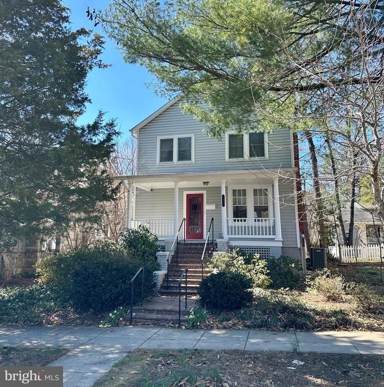 4632 49th St NW, Washington, DC 20016