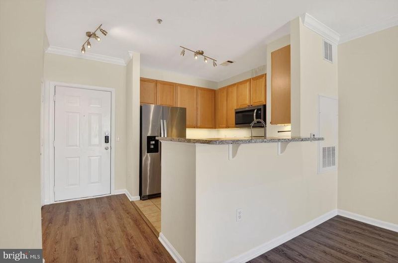 9480 Virginia Center Blvd #314, Vienna, VA 22181