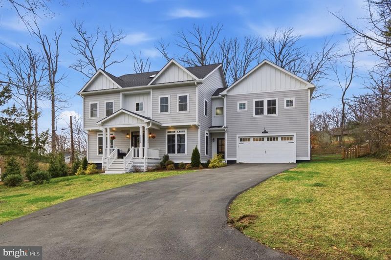 1304 Gahant Rd, Alexandria, VA 22308