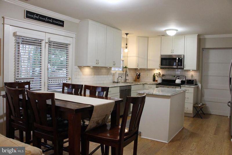 1545 Wakefield Rd, Edgewater, MD 21037