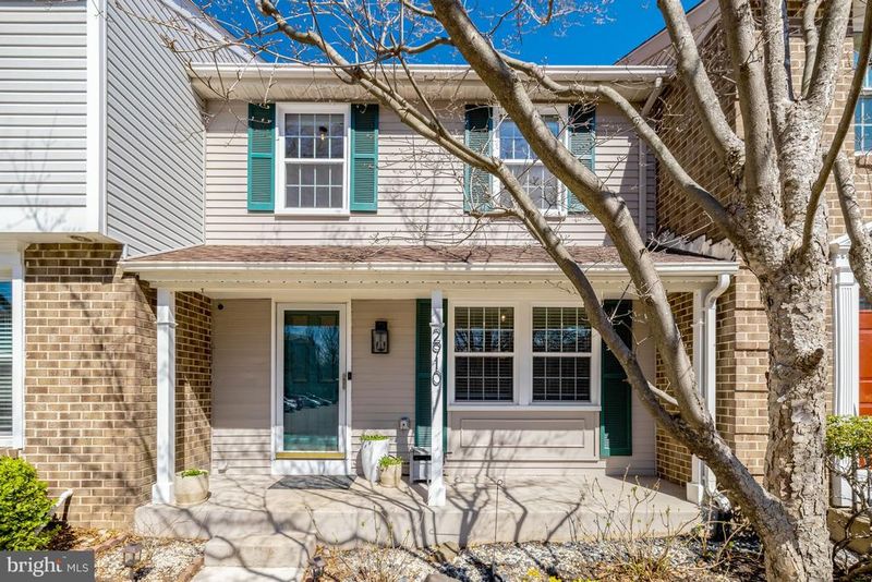 2910 Bridgehampton Ct, Falls Church, VA 22042