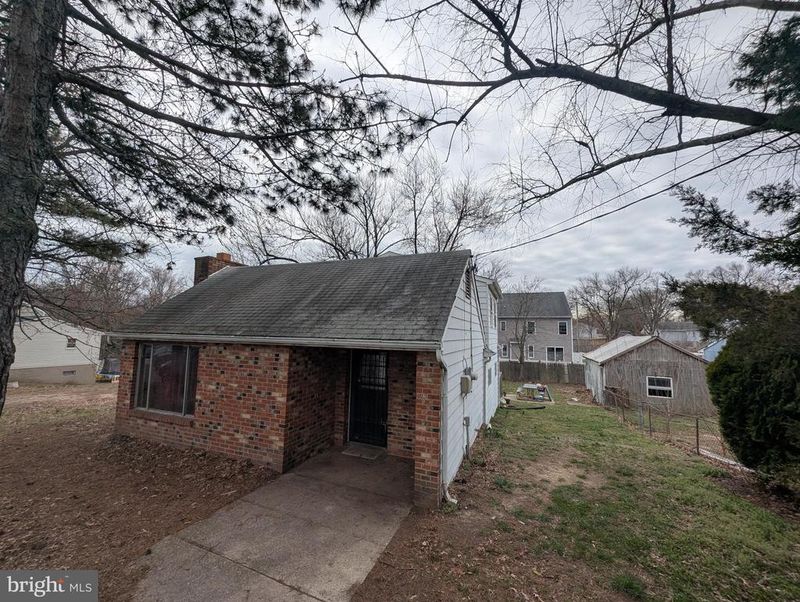 809 203rd St, Pasadena, MD 21122