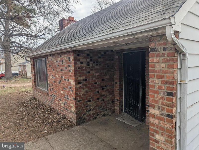 809 203rd St, Pasadena, MD 21122
