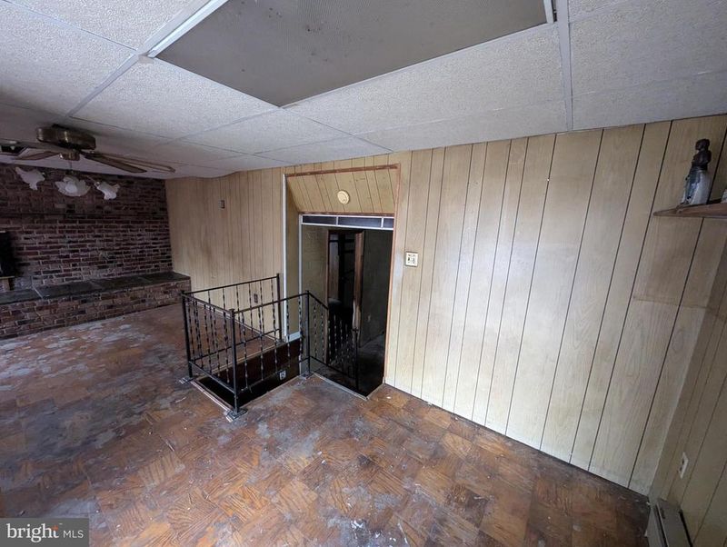 809 203rd St, Pasadena, MD 21122
