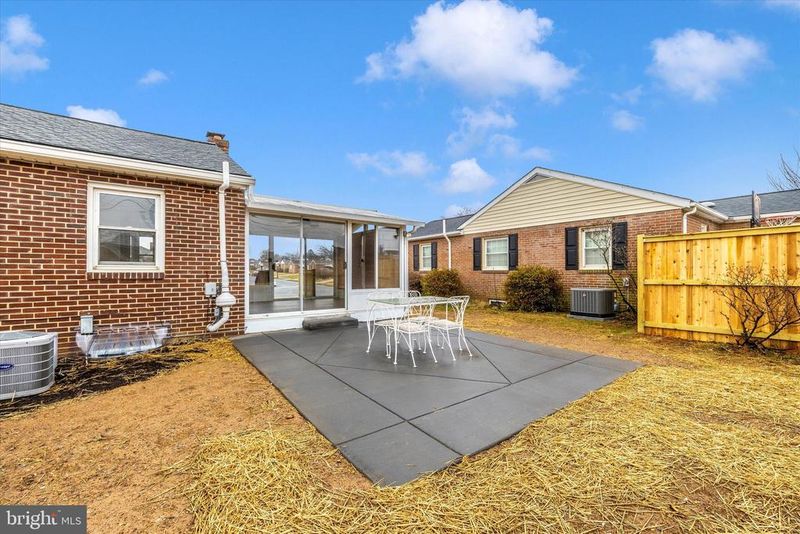 406 9th St, Frederick, MD 21701