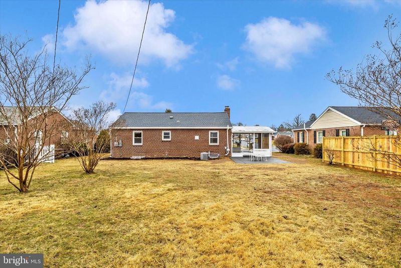 406 9th St, Frederick, MD 21701