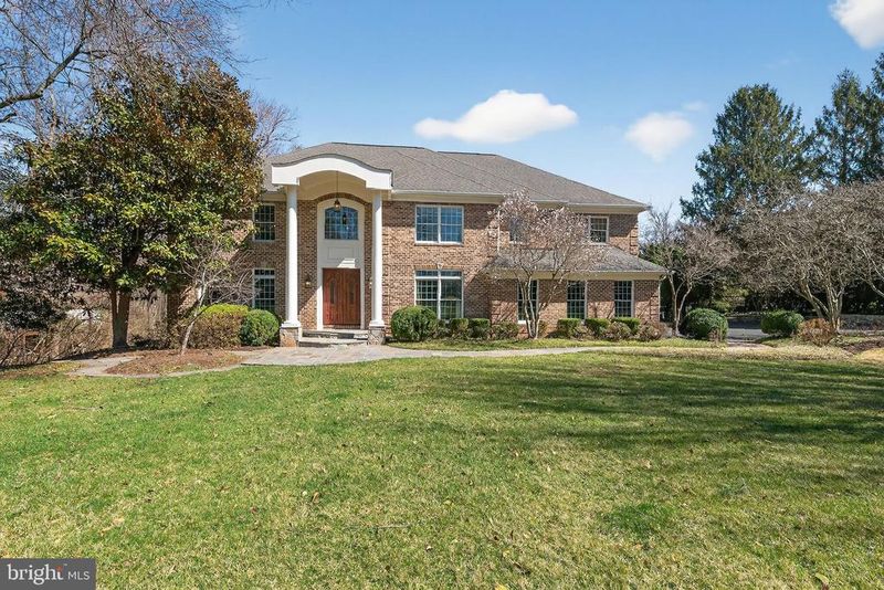 9012 Old Dominion Dr, Mclean, VA 22102