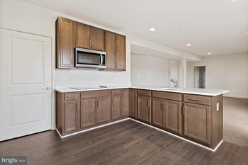20821 Brooke Knolls Rd, Gaithersburg, MD 20882