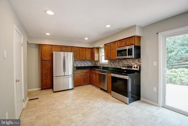 101 S Oak Cliff Ct, Mount Airy, MD 21771