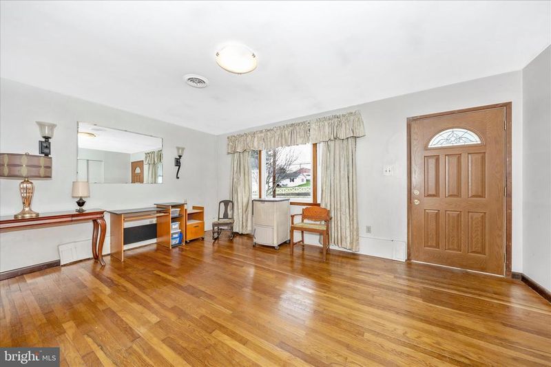 411 9th Ave, Brunswick, MD 21716