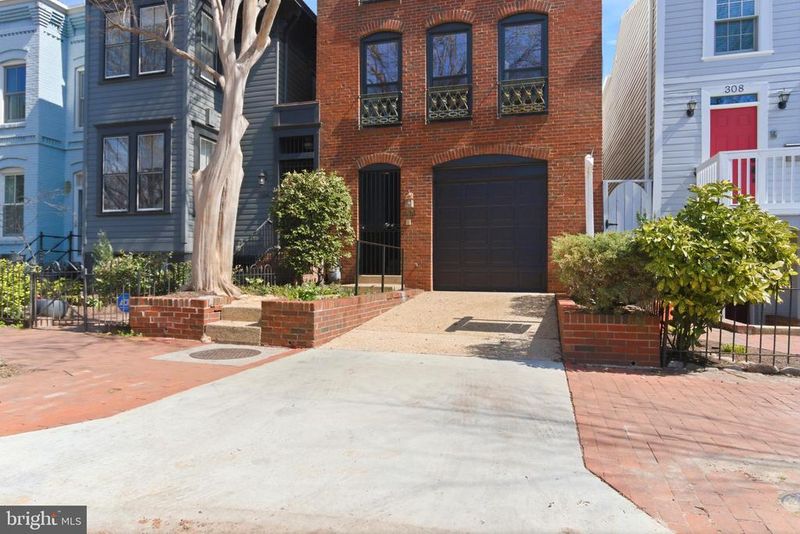 306 9th St SE, Washington, DC 20003