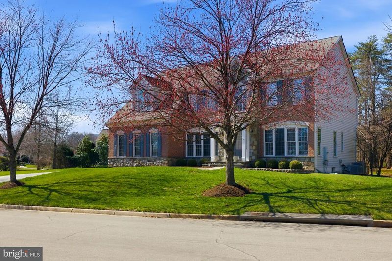 22475 Forest Manor Dr, Ashburn, VA 20148