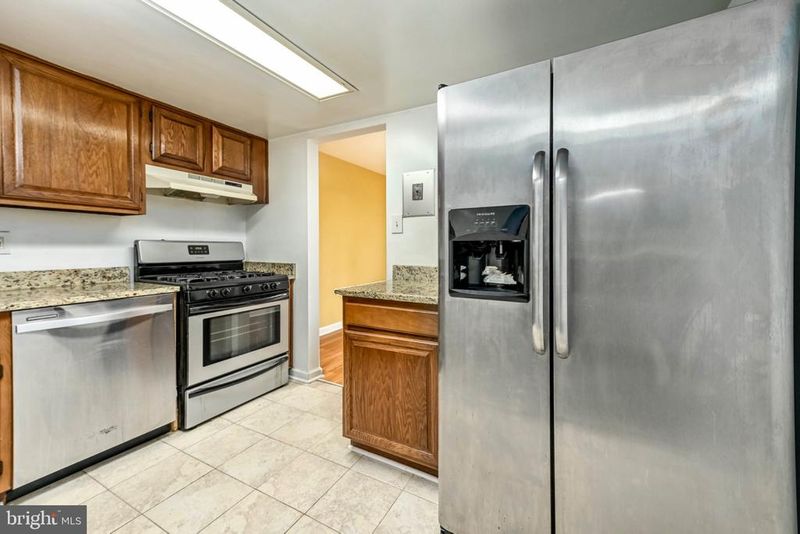 1403 Northgate Sq #12B, Reston, VA 20190