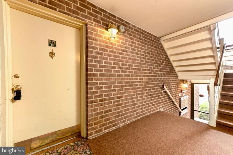 1403 Northgate Sq #12B, Reston, VA 20190