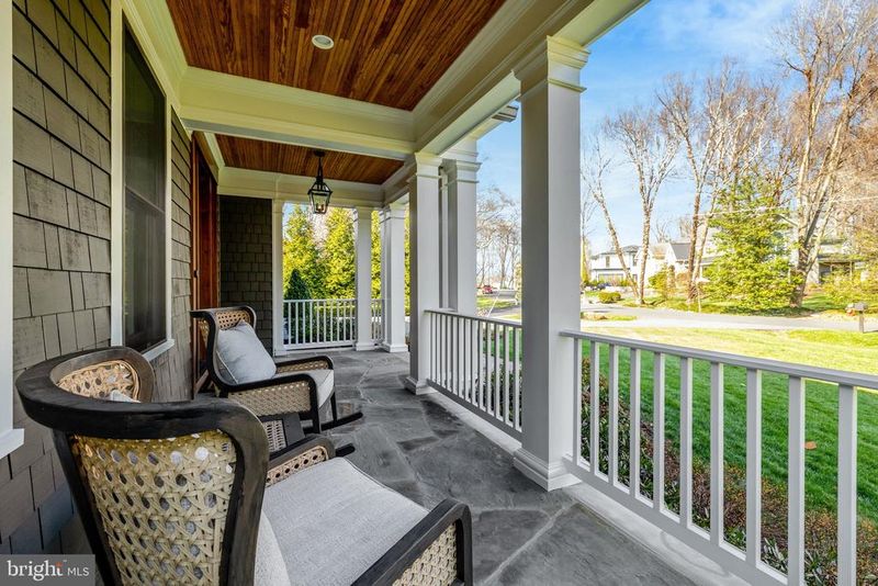 732 Lawton St, Mclean, VA 22101