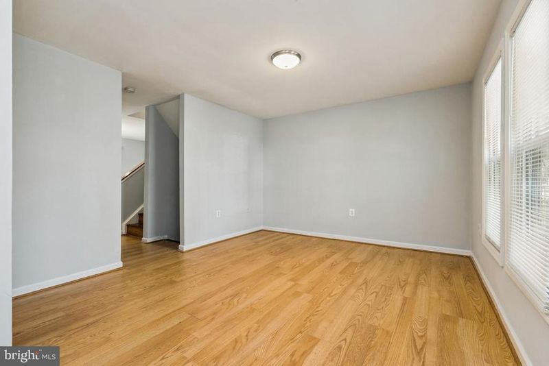 5565 Peppercorn Dr, Burke, VA 22015