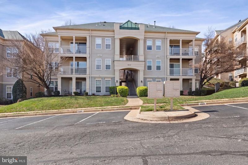 1031 Gardenview Loop #201, Woodbridge, VA 22191