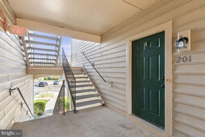 1031 Gardenview Loop #201, Woodbridge, VA 22191