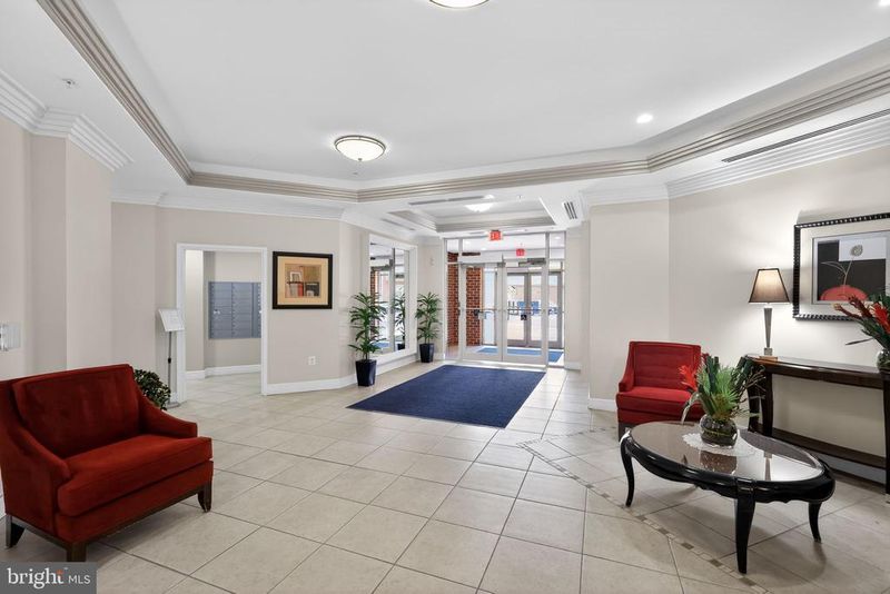 4490 Market Commons Dr #110, Fairfax, VA 22033