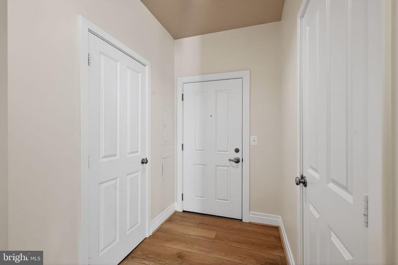 4490 Market Commons Dr #110, Fairfax, VA 22033