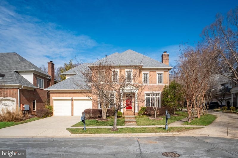 6723 Honesty Dr, Bethesda, MD 20817