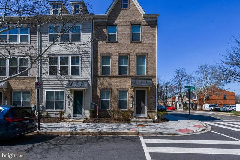 608 12 Parkside Pl NE, Washington, DC 20019