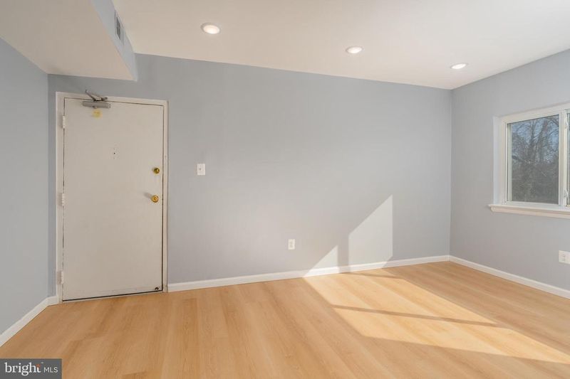 4936 Nash St NE #9, Washington, DC 20019