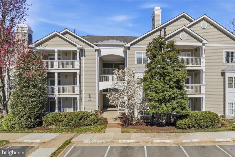 1704 Lake Shore Crest Dr #16, Reston, VA 20190
