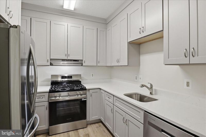 1704 Lake Shore Crest Dr #16, Reston, VA 20190