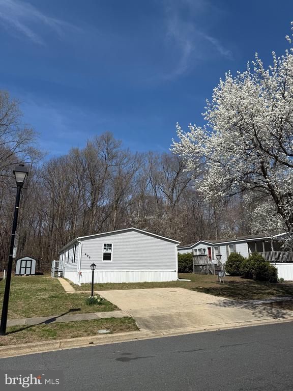 402 Boones Dr, Lothian, MD 20711