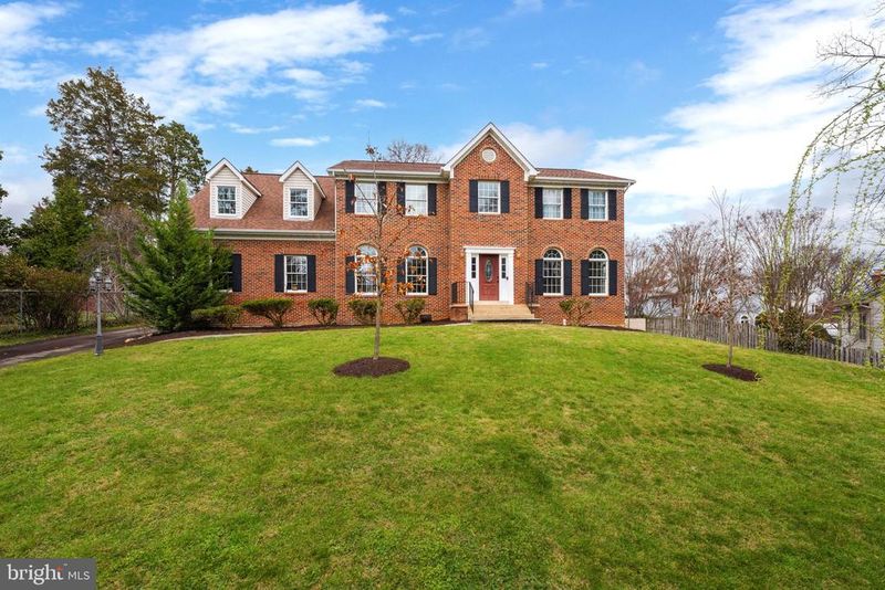 3400 Woodland Ln, Alexandria, VA 22309